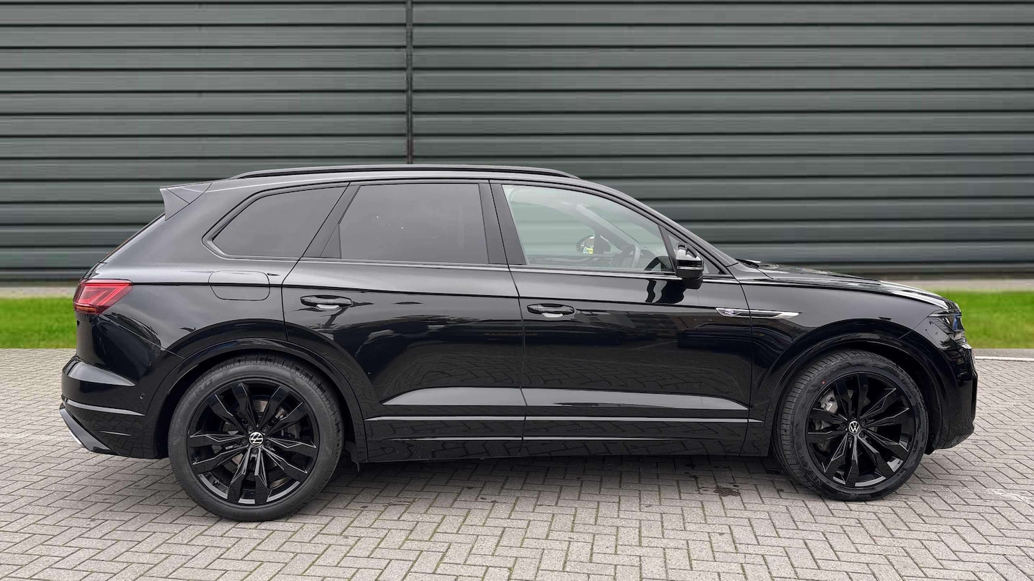 Used Volkswagen Touareg 2023 for sale - 76272224: Photo 4