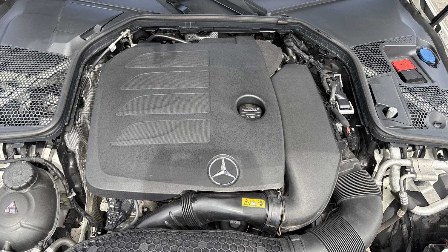 Used Mercedes-Benz C Class 2018 for sale - 76488027: Photo 12