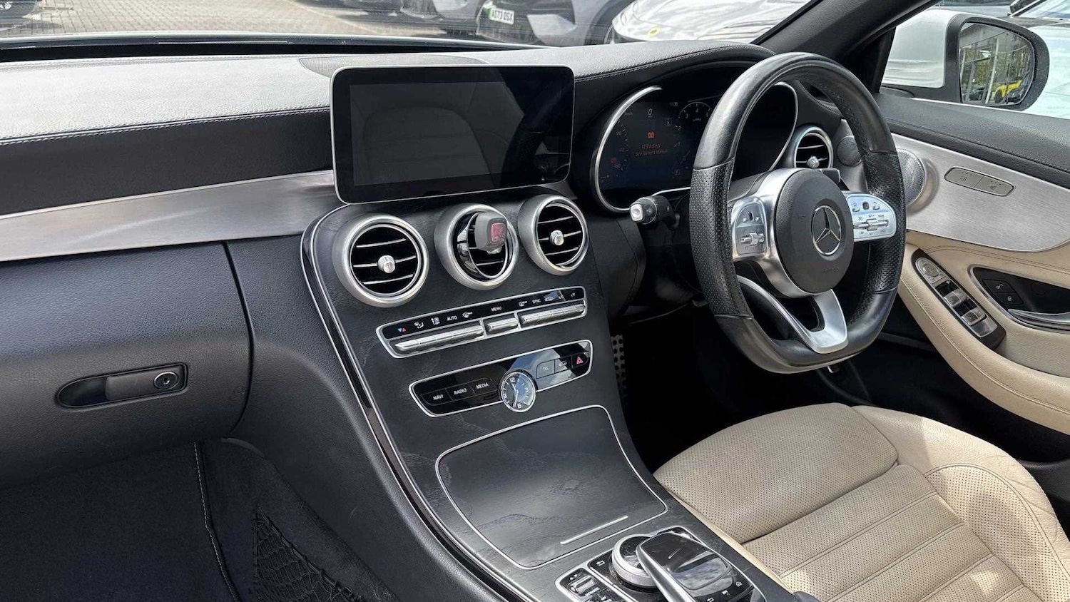 Used Mercedes-Benz C Class 2018 for sale - 76488027: Photo 2