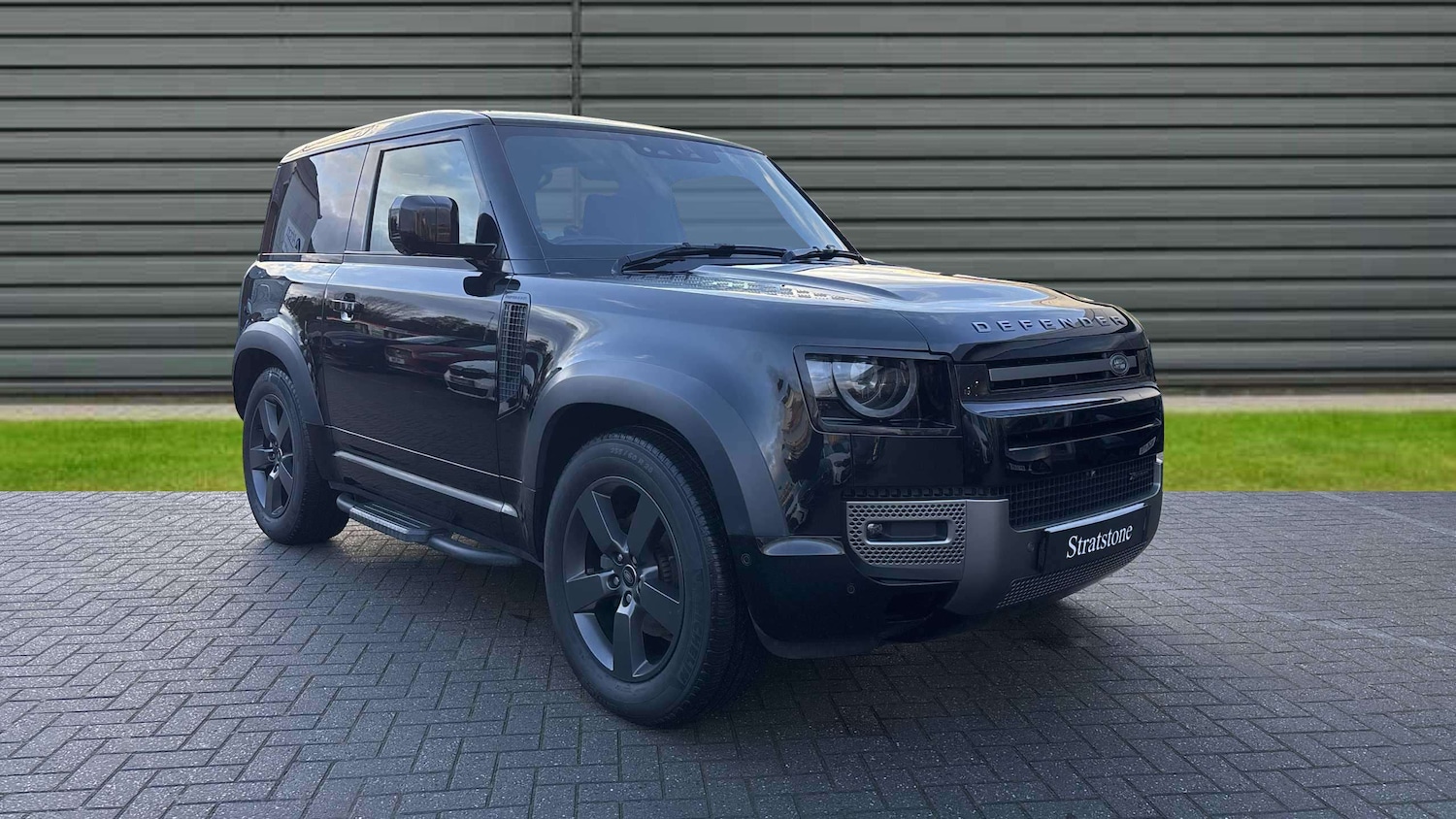 Used Land Rover Defender 2023 for sale - 76692138: Photo 1