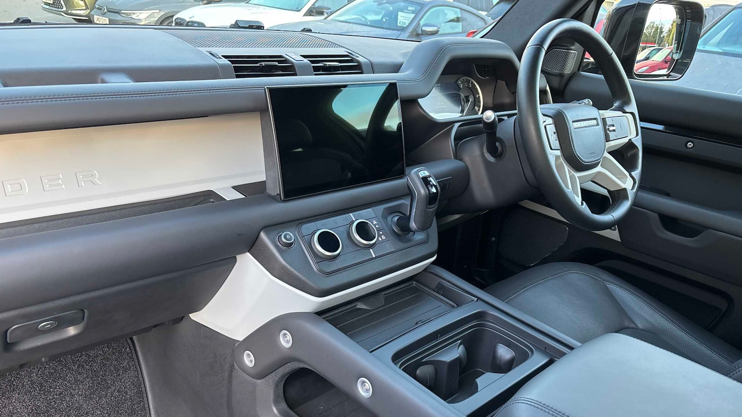 Used Land Rover Defender 2023 for sale - 76692138: Photo 2