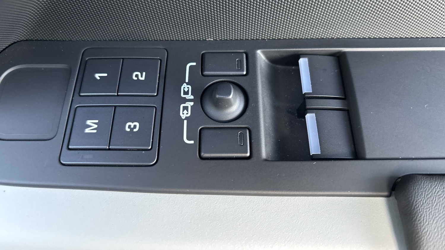 Used Land Rover Defender 2023 for sale - 76692138: Photo 20