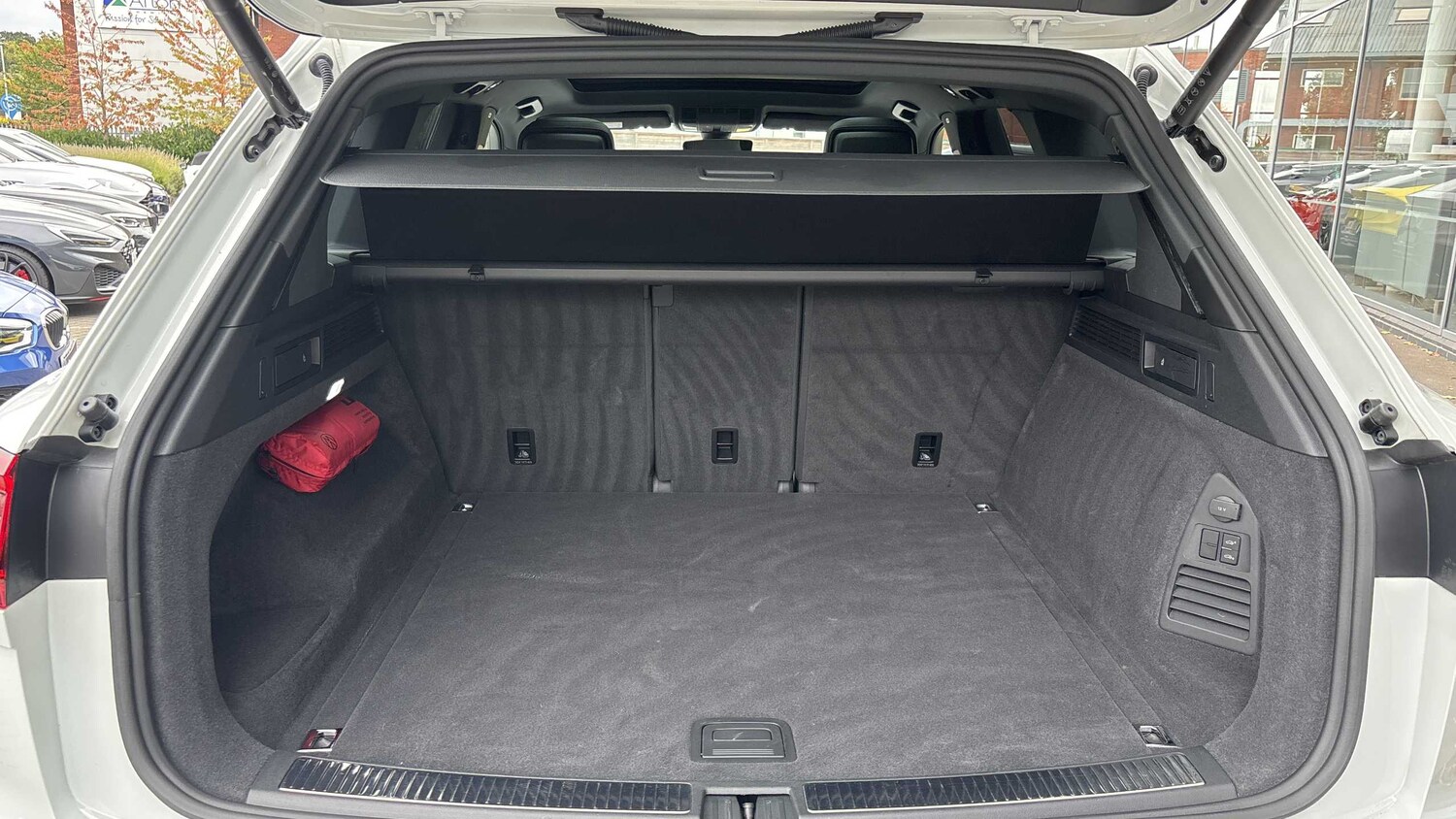 Used Volkswagen Touareg 2023 for sale - 76205267: Photo 13