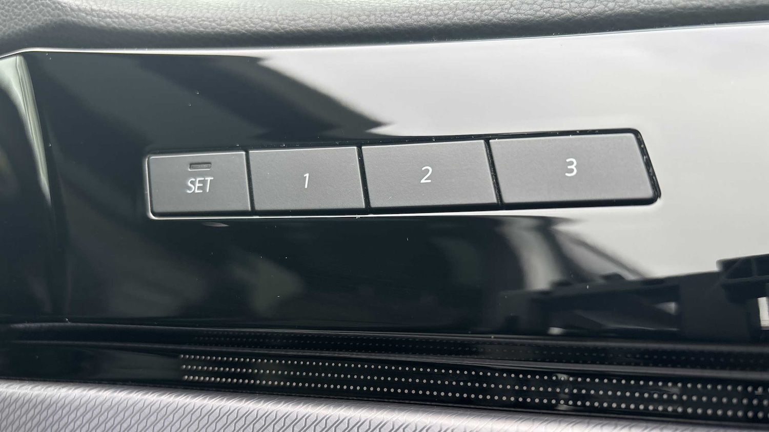 Used Volkswagen Touareg 2023 for sale - 76205267: Photo 22