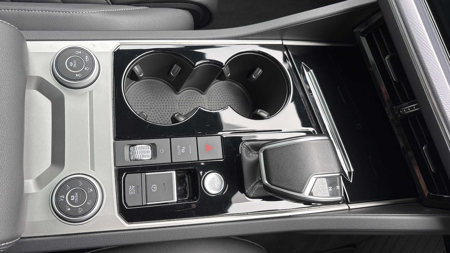 Used Volkswagen Touareg 2023 for sale - 76205267: Photo 24