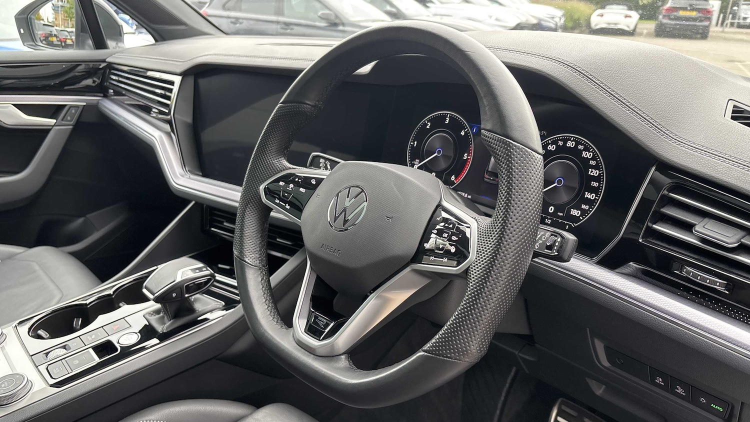 Used Volkswagen Touareg 2023 for sale - 76205267: Photo 6