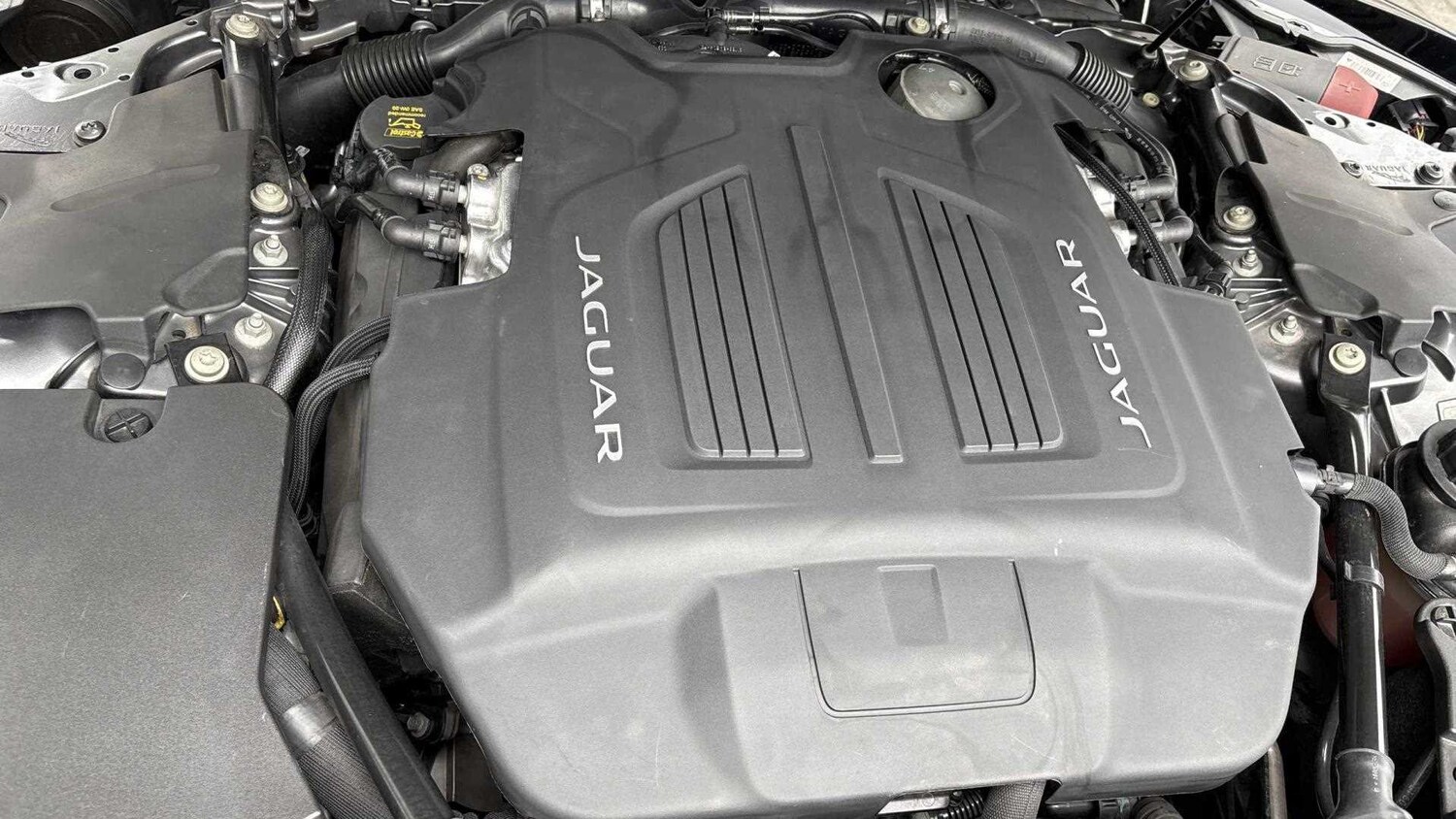 2015 Jaguar F-Type 3.0 Supercharged V6 S 2dr Auto AWD Coupe Petrol Automatic - Picture 14 of 24