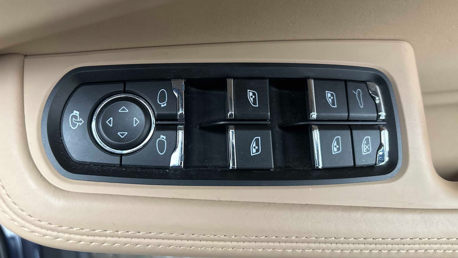 Used Porsche Macan 2019 for sale - 76929077: Photo 19