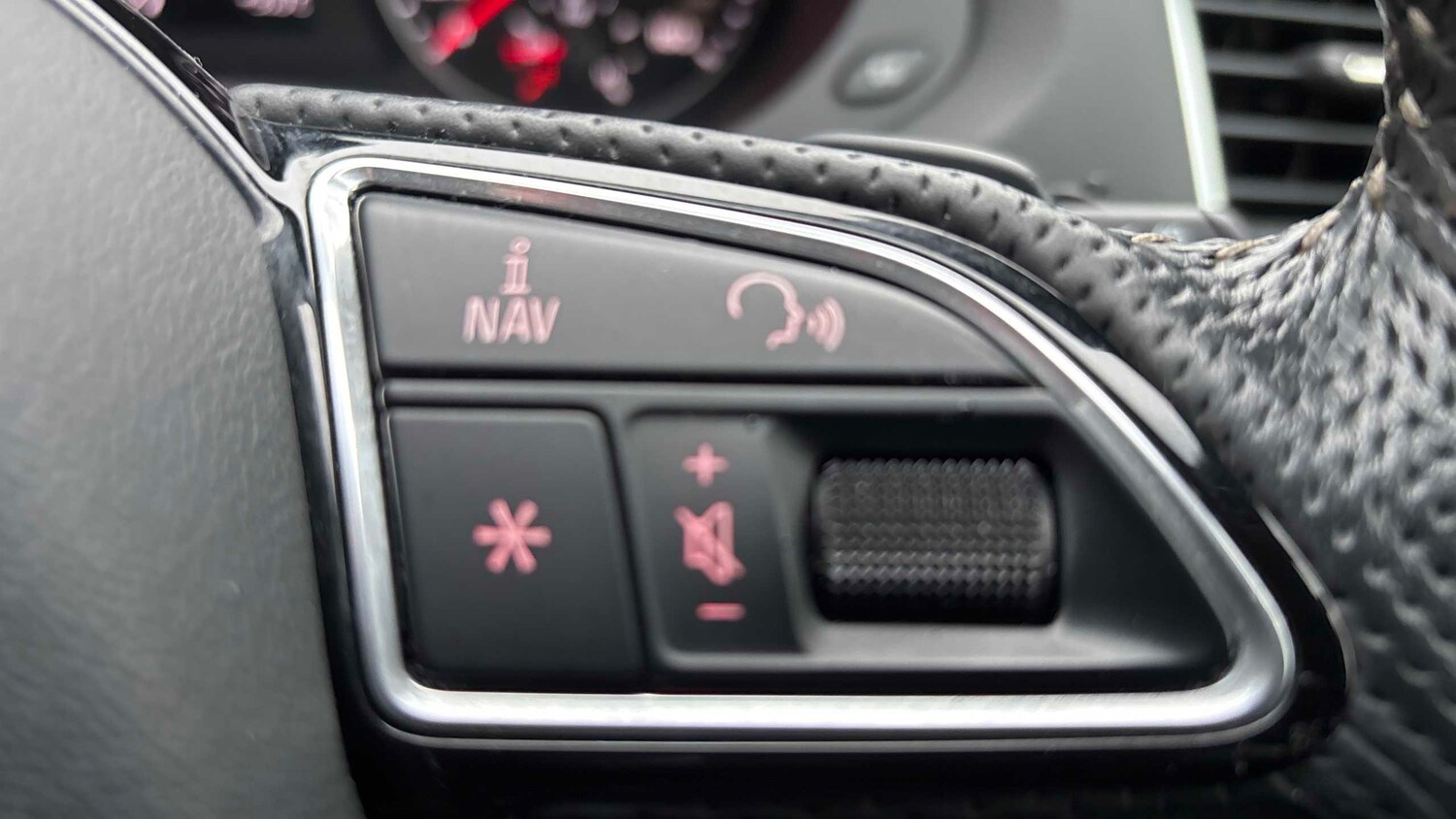 Used Audi Q3 2017 for sale - 77347930: Photo 27