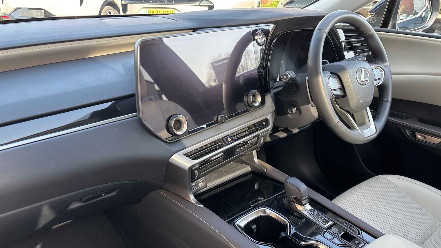 Used Lexus RX 2024 for sale - 77943256: Photo 2