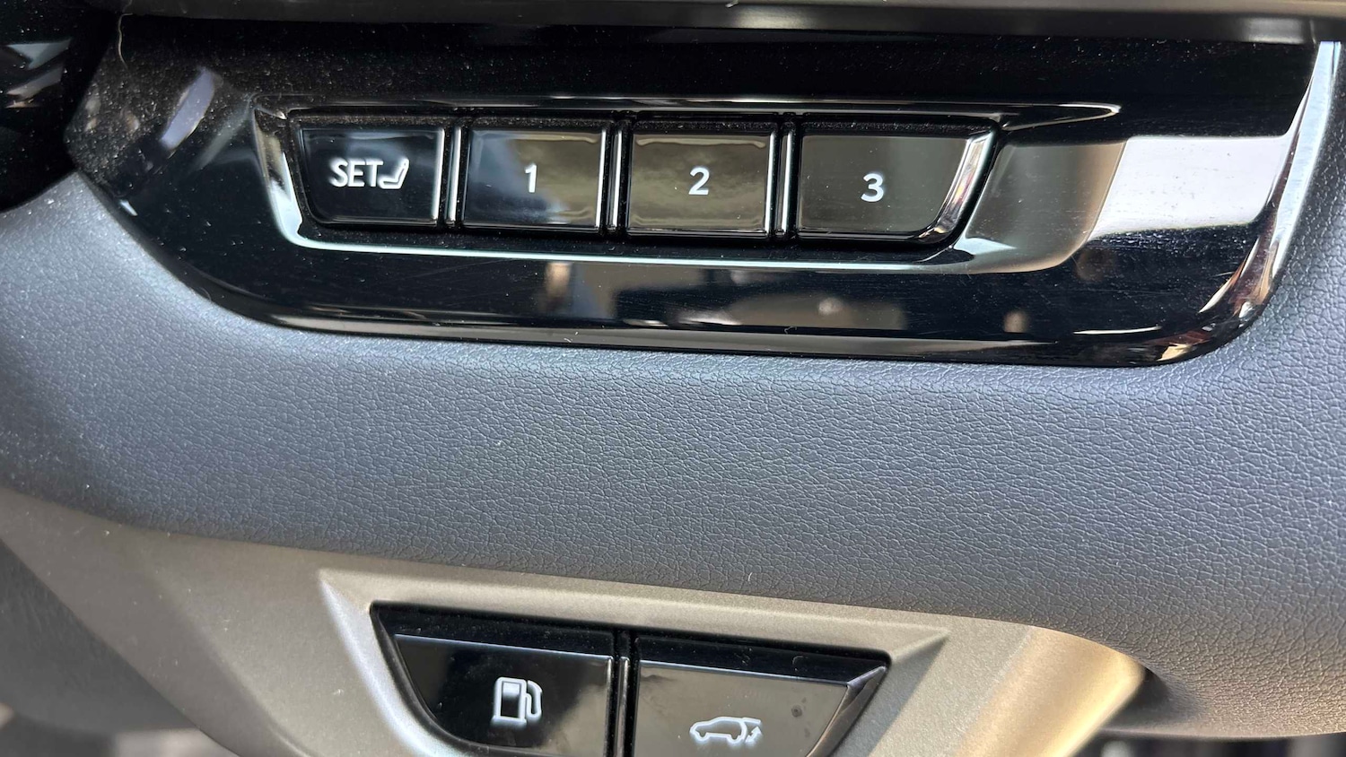 Used Lexus RX 2024 for sale - 77943256: Photo 22