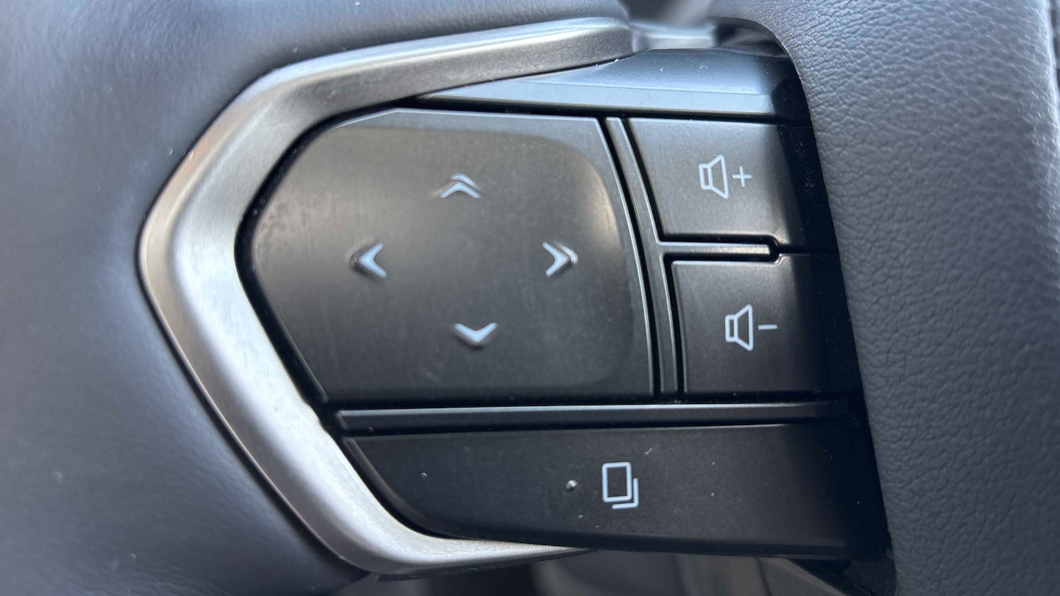 Used Lexus RX 2024 for sale - 77943256: Photo 25