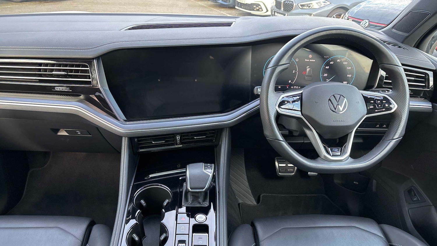 Used Volkswagen Touareg 2023 for sale - 76475842: Photo 17