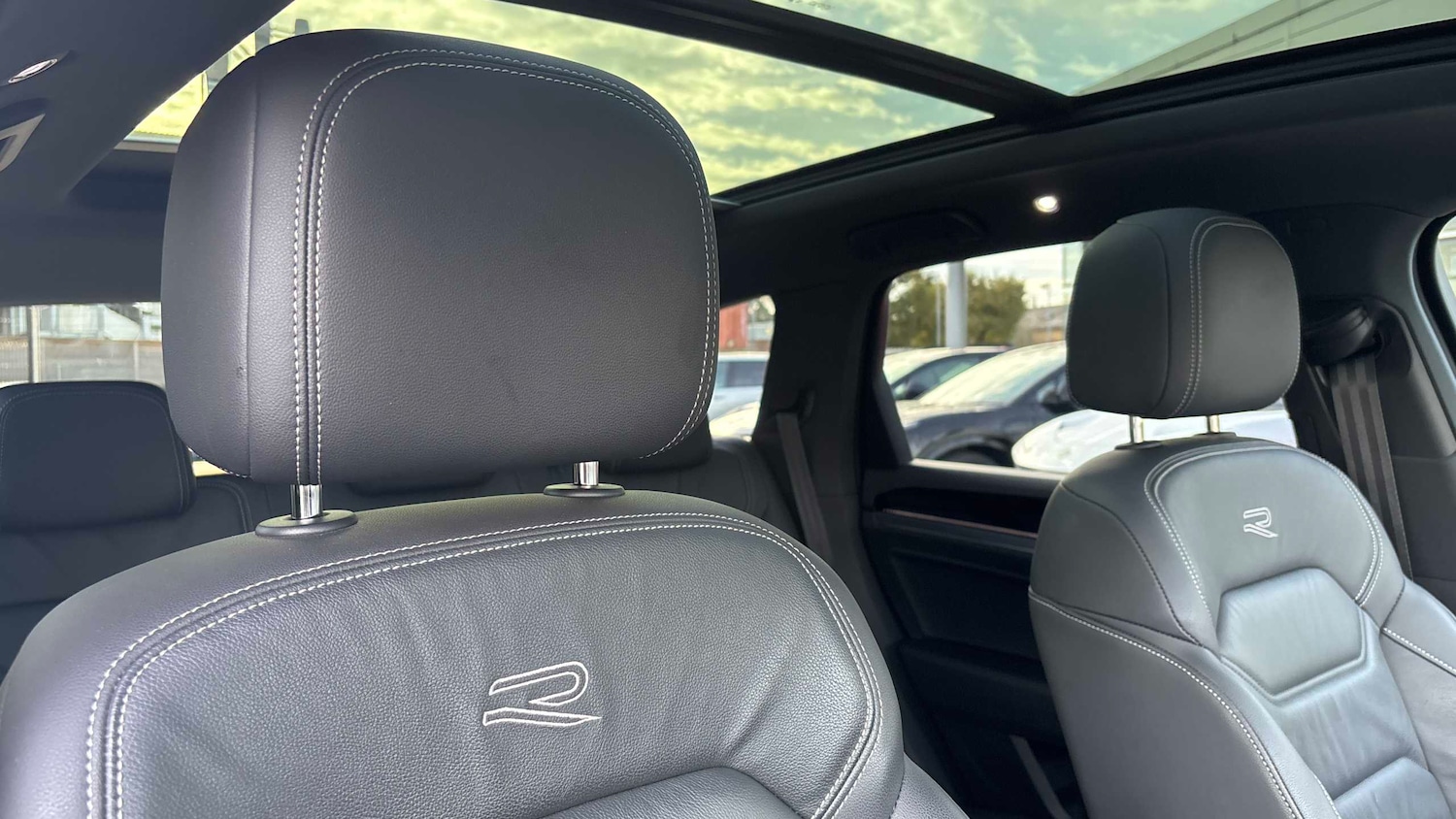 Used Volkswagen Touareg 2023 for sale - 76475842: Photo 18