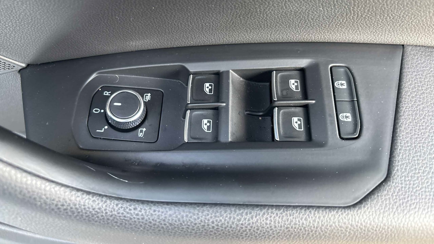 Used Volkswagen Touareg 2023 for sale - 76475842: Photo 21