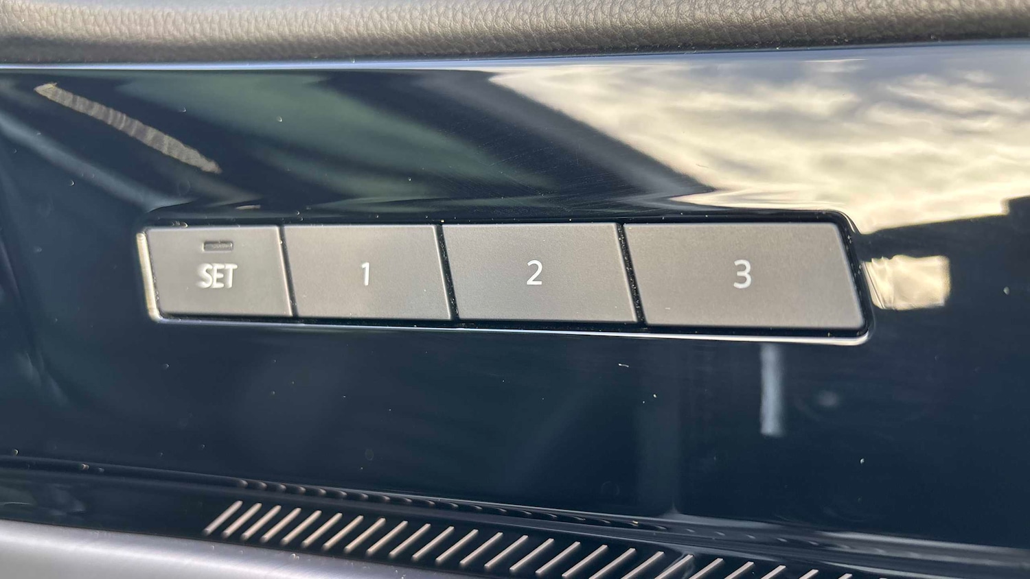 Used Volkswagen Touareg 2023 for sale - 76475842: Photo 22