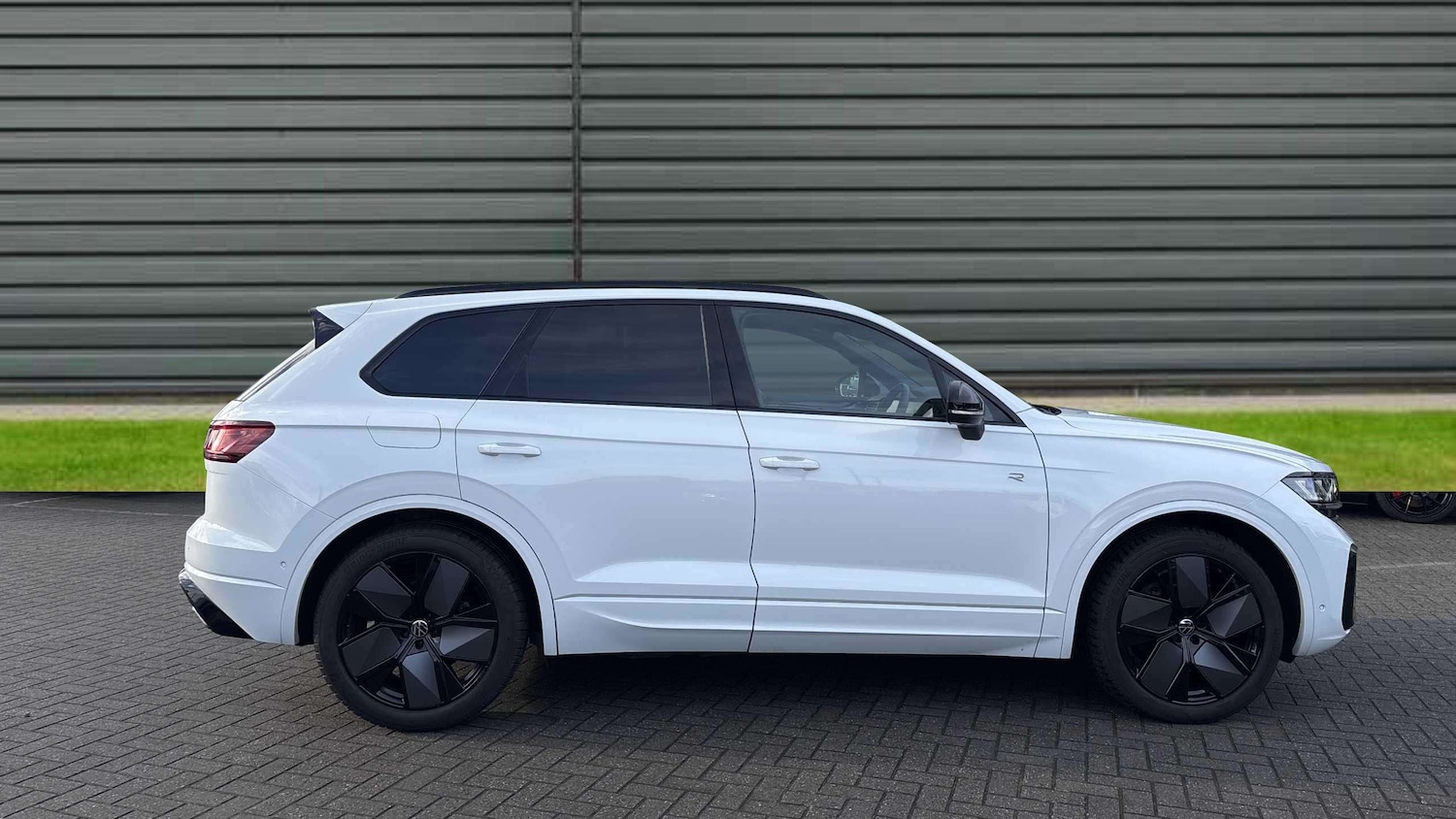 Used Volkswagen Touareg 2023 for sale - 76475842: Photo 4