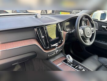 Used Volvo XC60 2024 for sale - 77772407: Photo