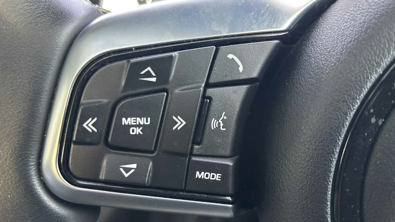 Used Jaguar F-Type 2018 for sale - 76576008: Photo 24