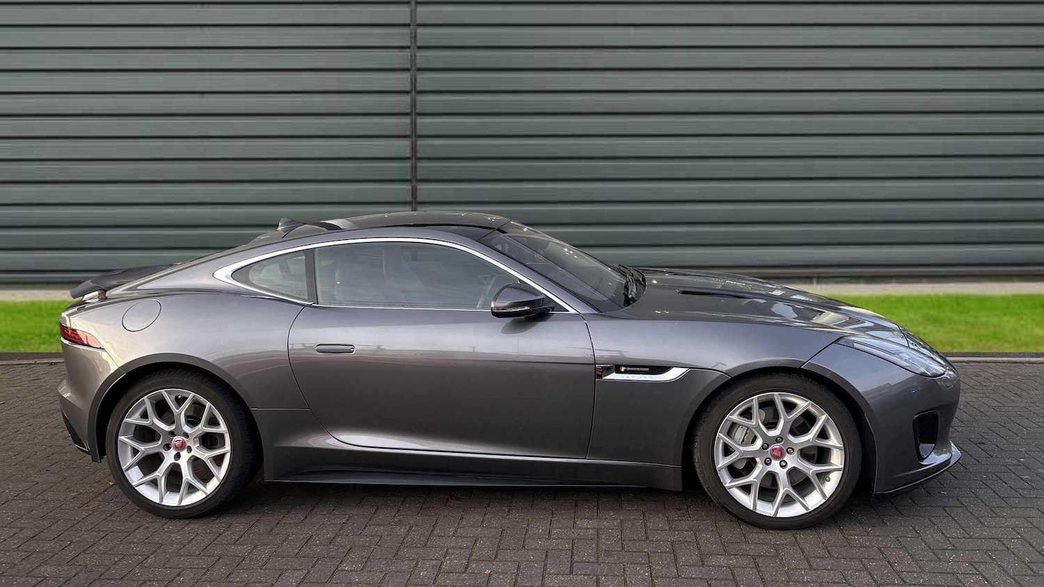 Used Jaguar F-Type 2018 for sale - 76576008: Photo 4