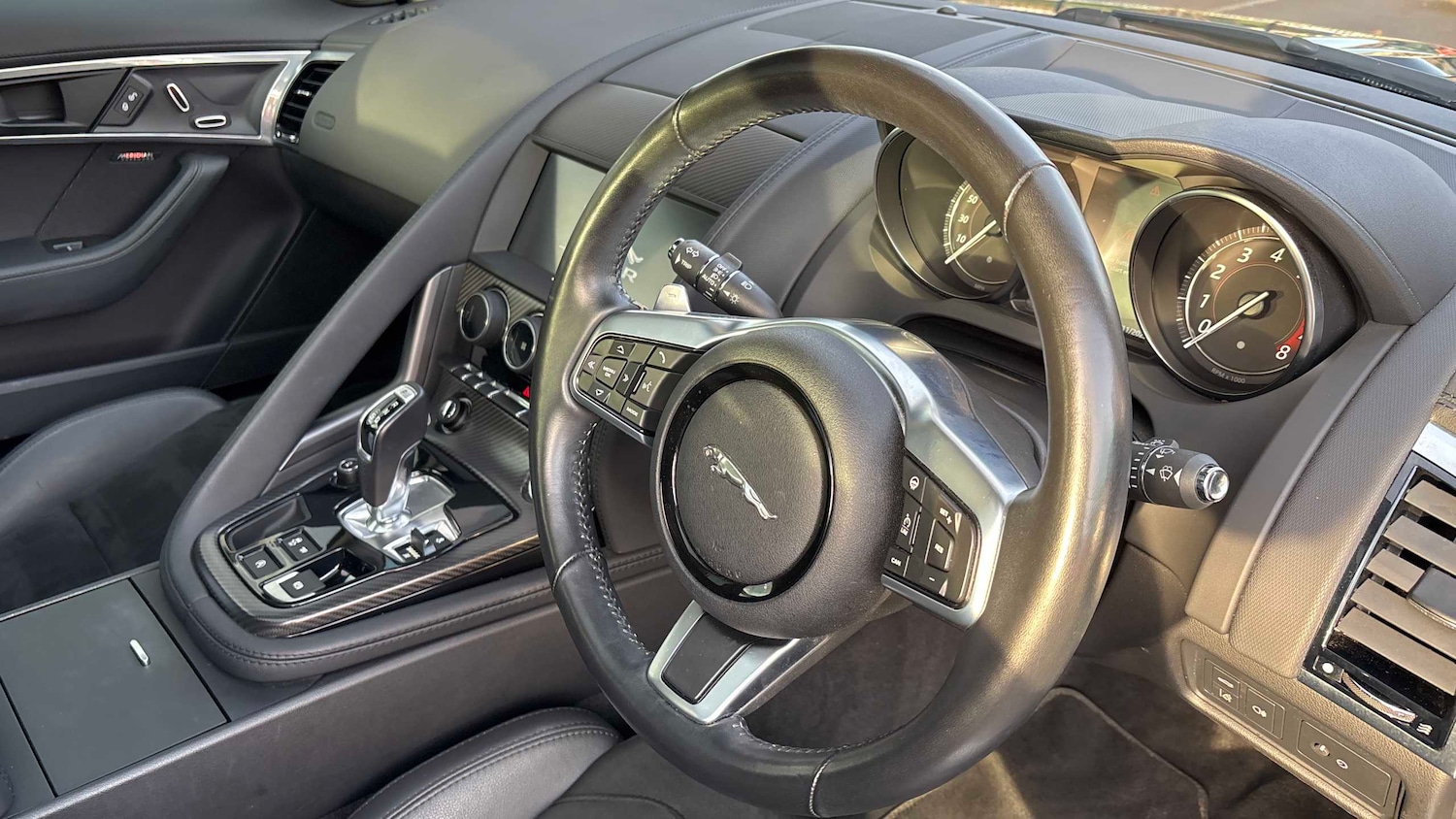 Used Jaguar F-Type 2018 for sale - 76576008: Photo 6