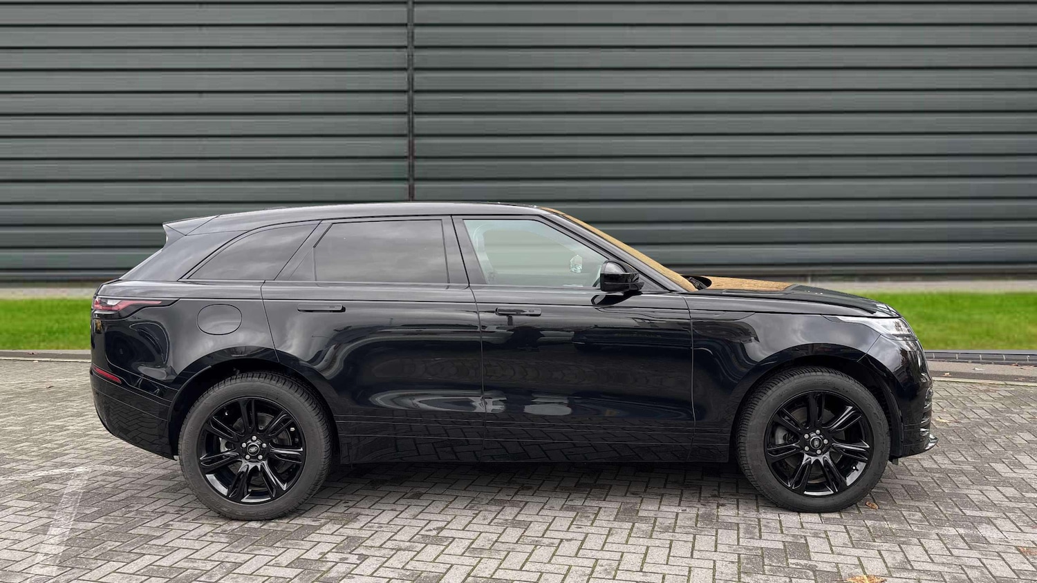 Used Land Rover Range Rover Velar 2021 for sale - 76501747: Photo 4