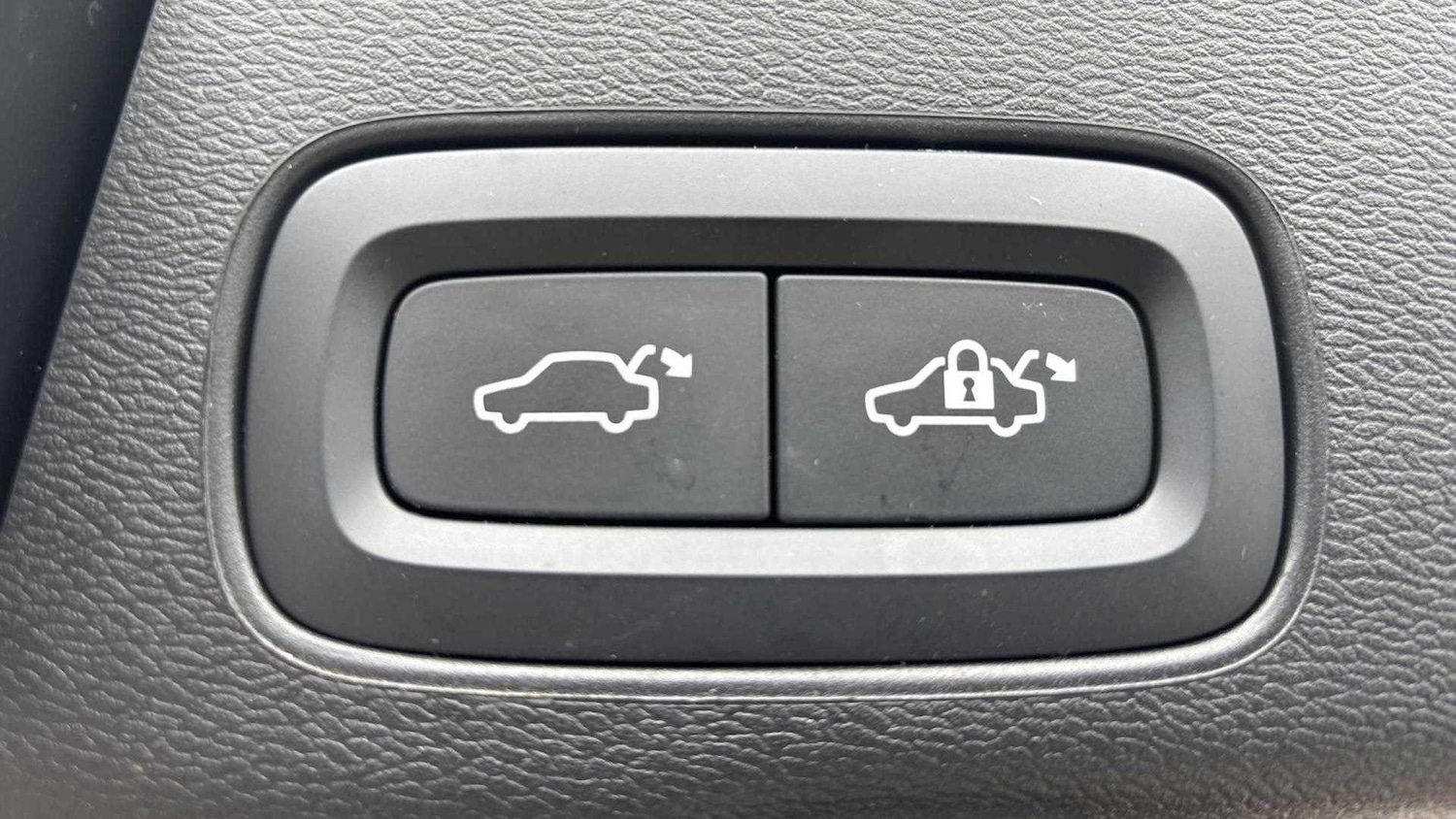 Used Volvo XC60 2023 for sale - 77112459: Photo 14