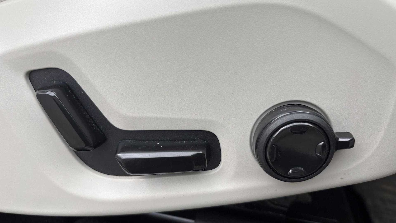 Used Volvo XC60 2023 for sale - 77112459: Photo 19