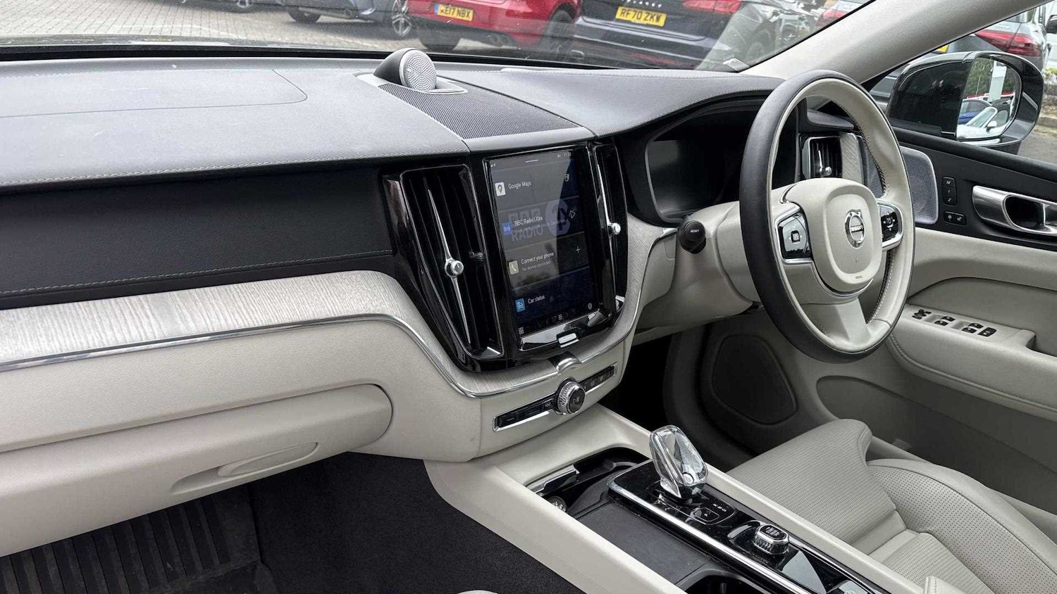 Used Volvo XC60 2023 for sale - 77112459: Photo 2