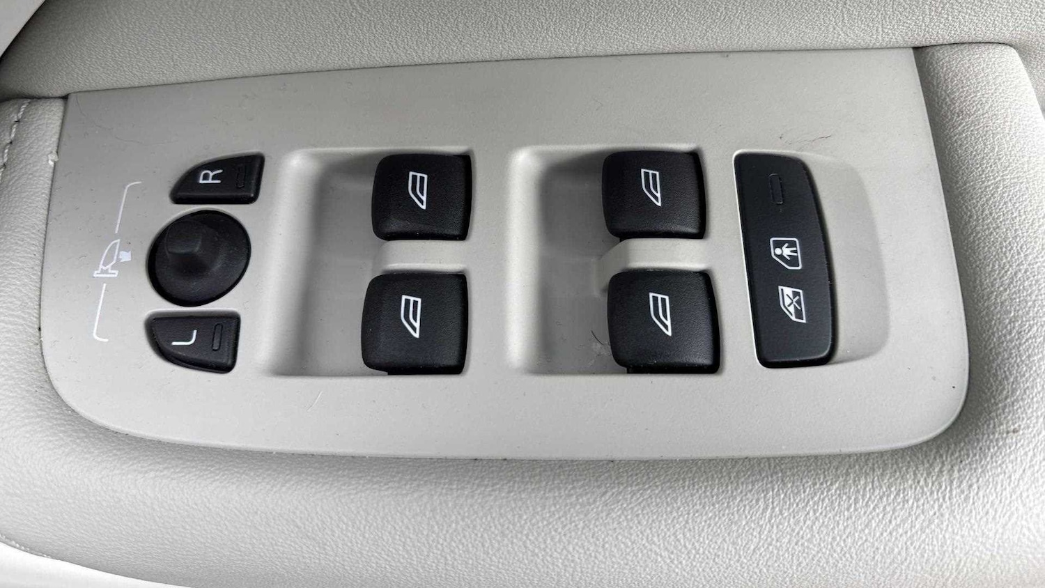 Used Volvo XC60 2023 for sale - 77112459: Photo 20