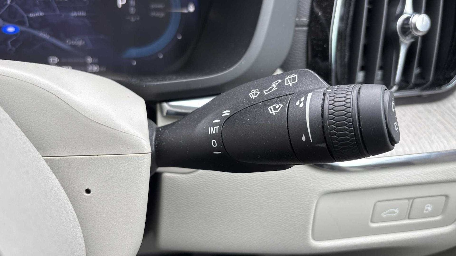 Used Volvo XC60 2023 for sale - 77112459: Photo 27