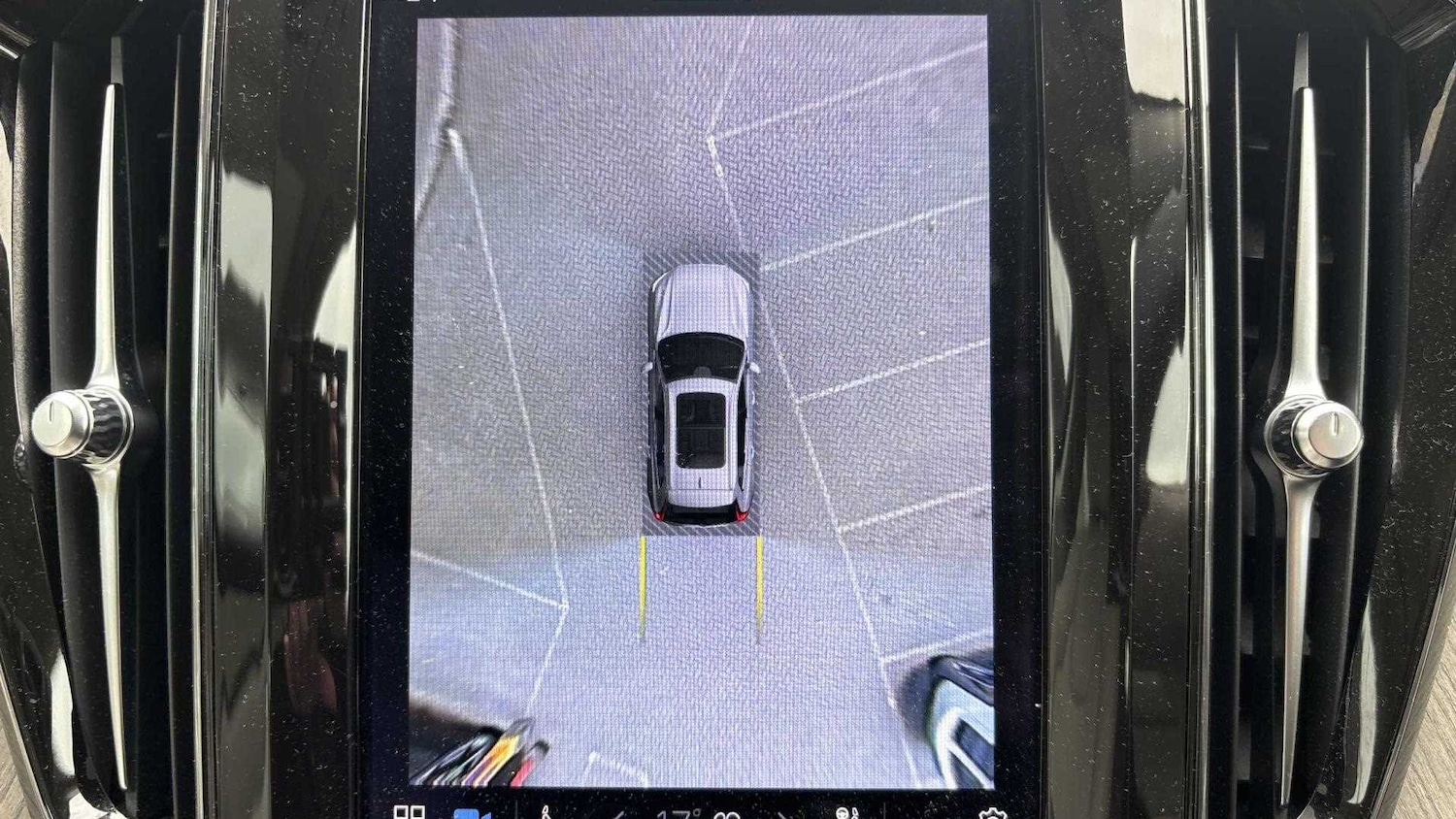 Used Volvo XC60 2023 for sale - 77112459: Photo 31