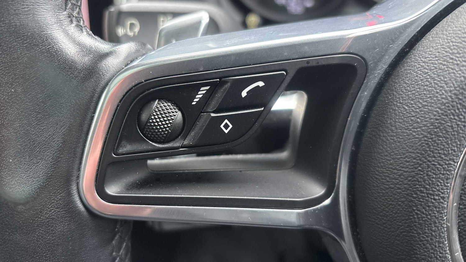 Used Porsche Macan 2018 for sale - 77429062: Photo 27