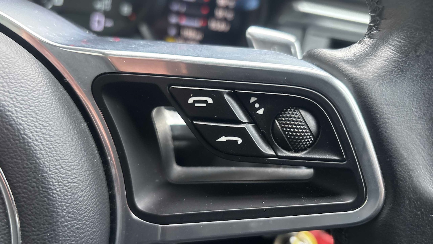 Used Porsche Macan 2018 for sale - 77429062: Photo 28