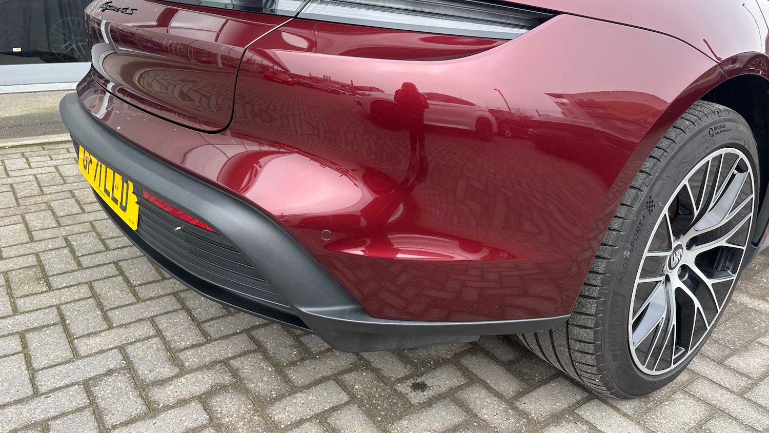 Used Porsche Taycan 2021 for sale - 77472515: Photo 10