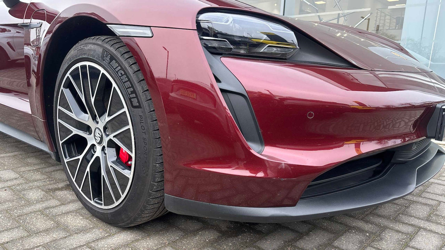 Used Porsche Taycan 2021 for sale - 77472515: Photo 11