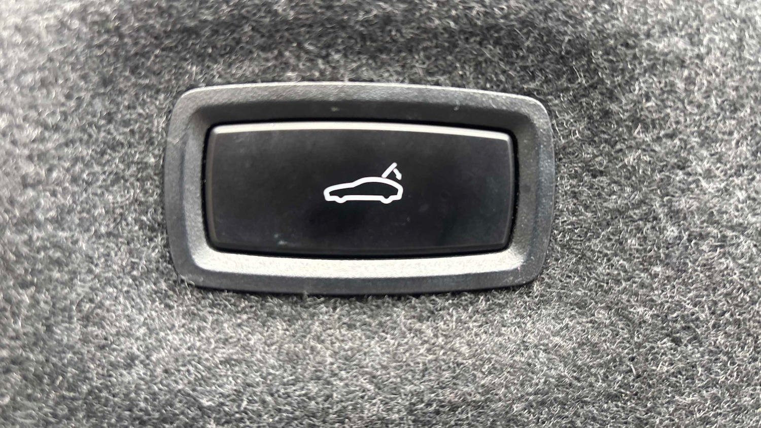 Used Porsche Taycan 2021 for sale - 77472515: Photo 13