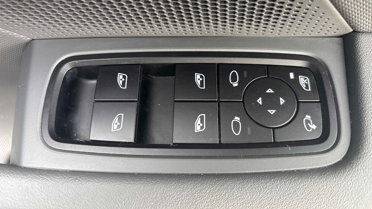 Used Porsche Taycan 2021 for sale - 77472515: Photo 19