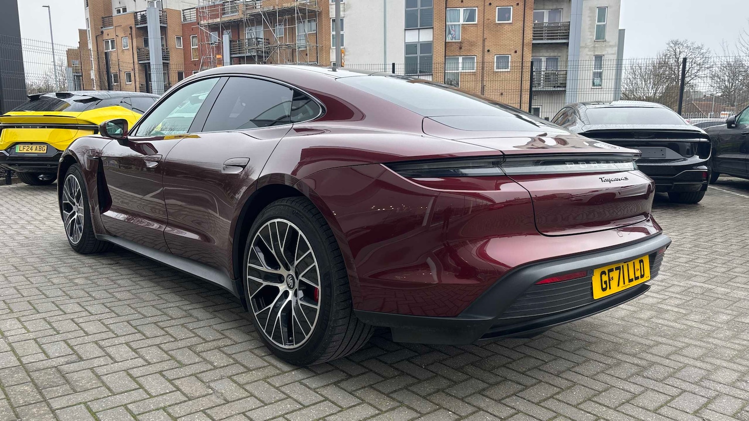 Used Porsche Taycan 2021 for sale - 77472515: Photo 3