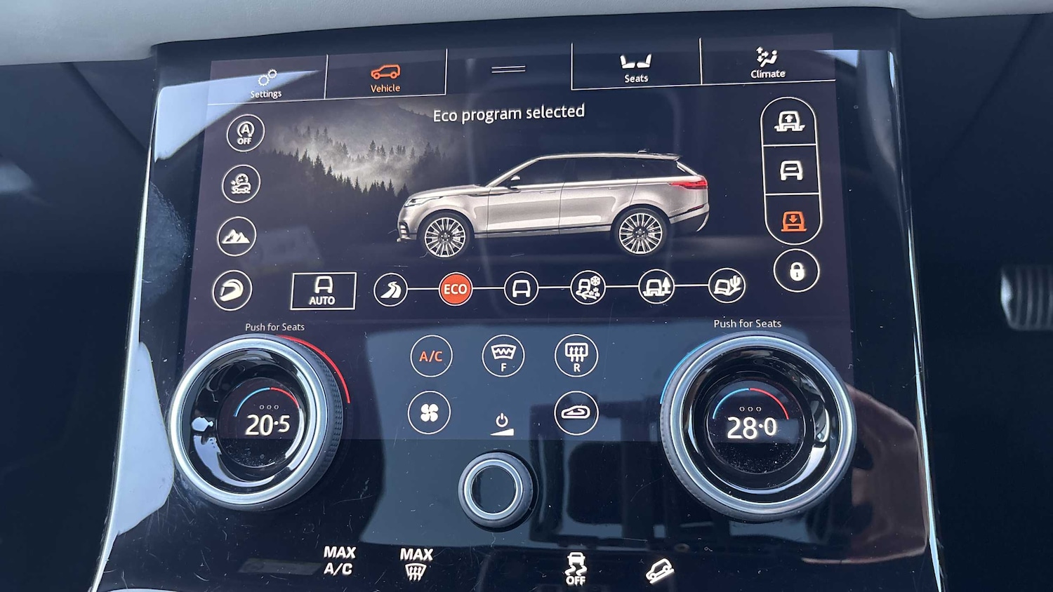 Used Land Rover Range Rover Velar 2017 for sale - 76192045: Photo 31