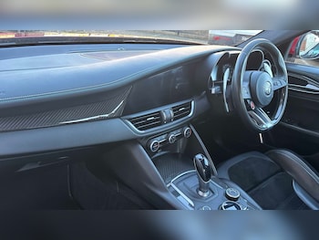 Used Alfa Romeo Giulia 2018 for sale - 77011062: Photo