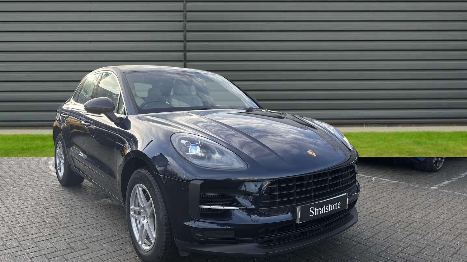 Used Porsche Macan 2021 for sale - 76842888: Photo 1