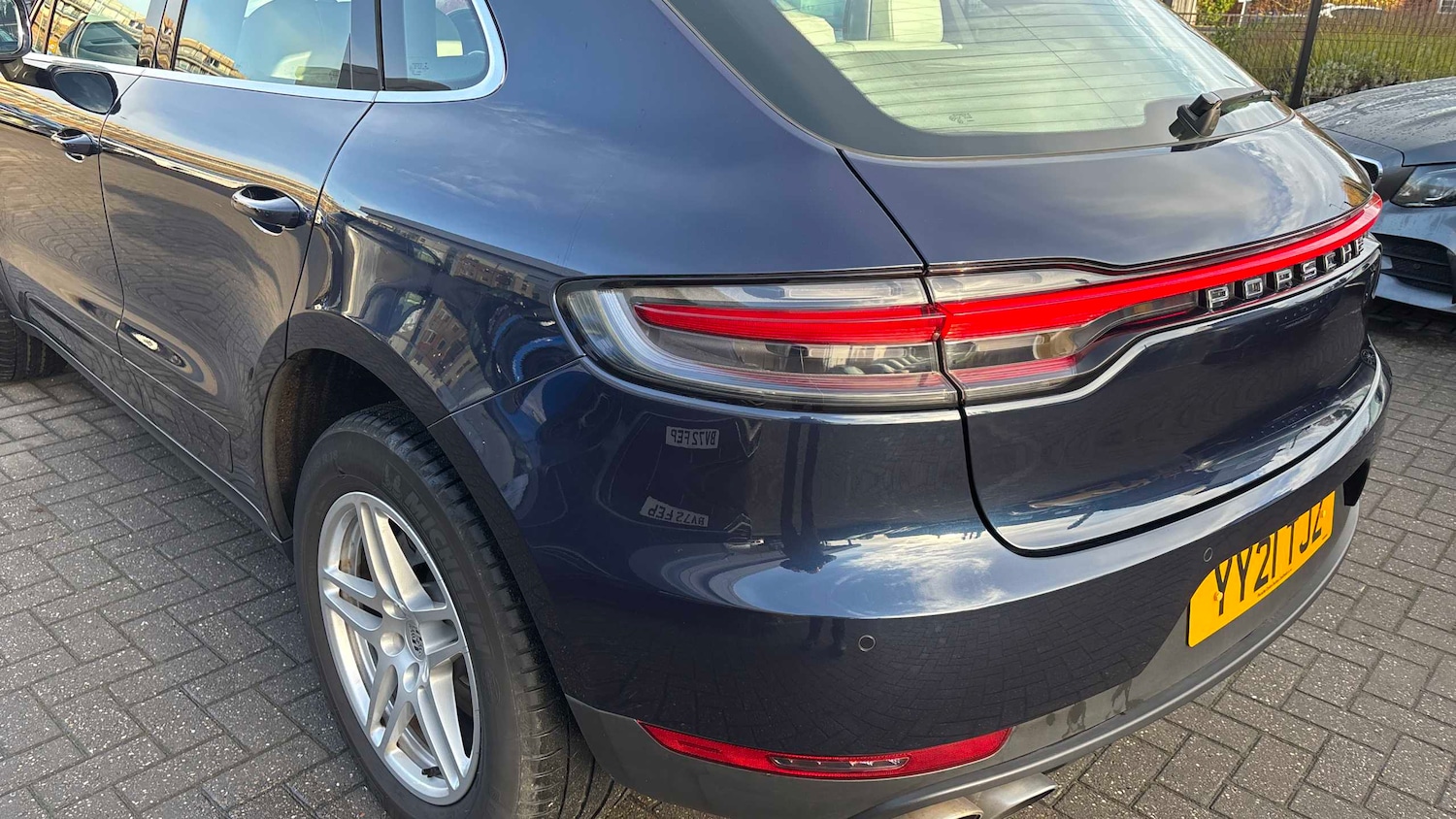 Used Porsche Macan 2021 for sale - 76842888: Photo 12