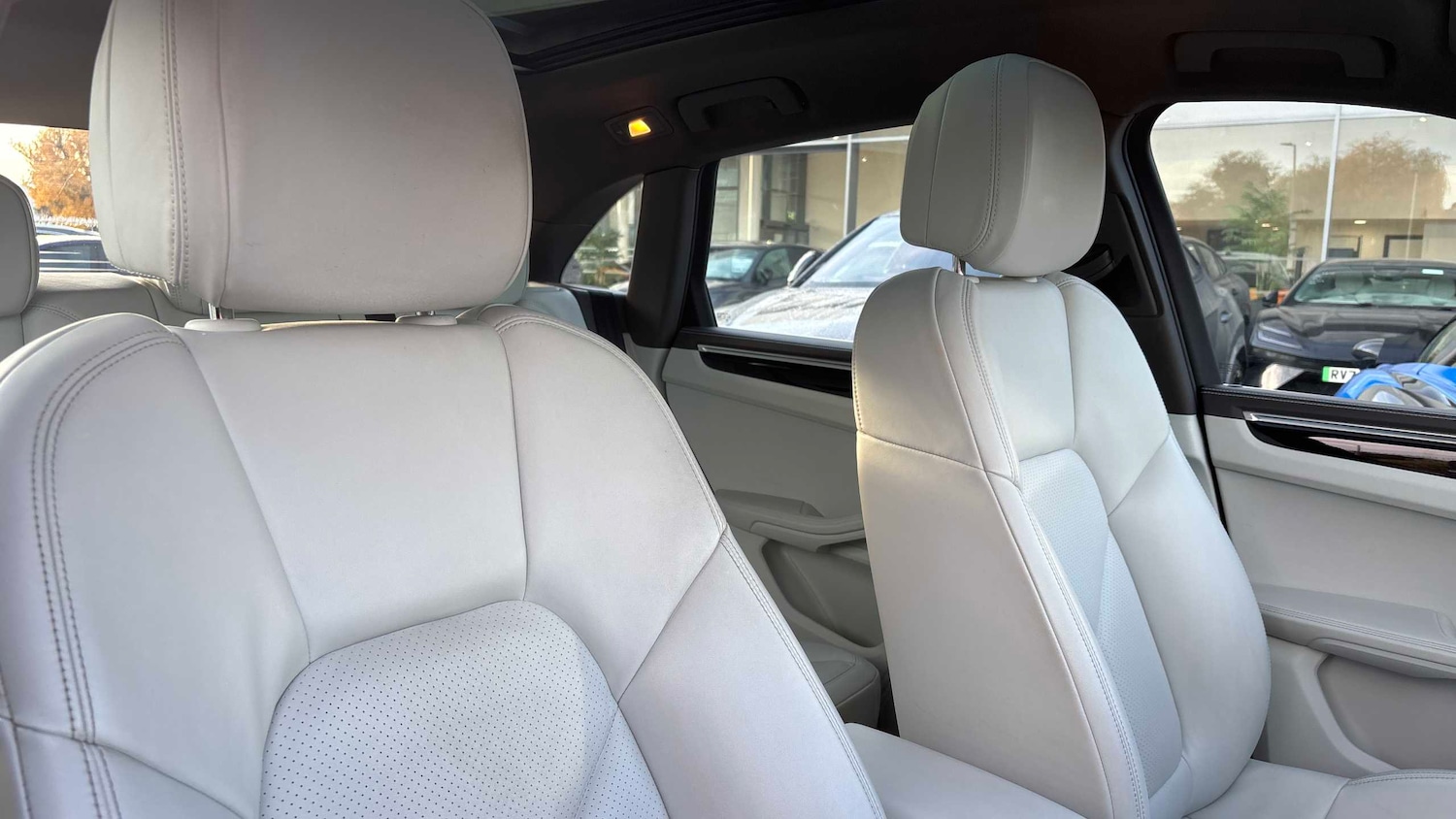 Used Porsche Macan 2021 for sale - 76842888: Photo 19