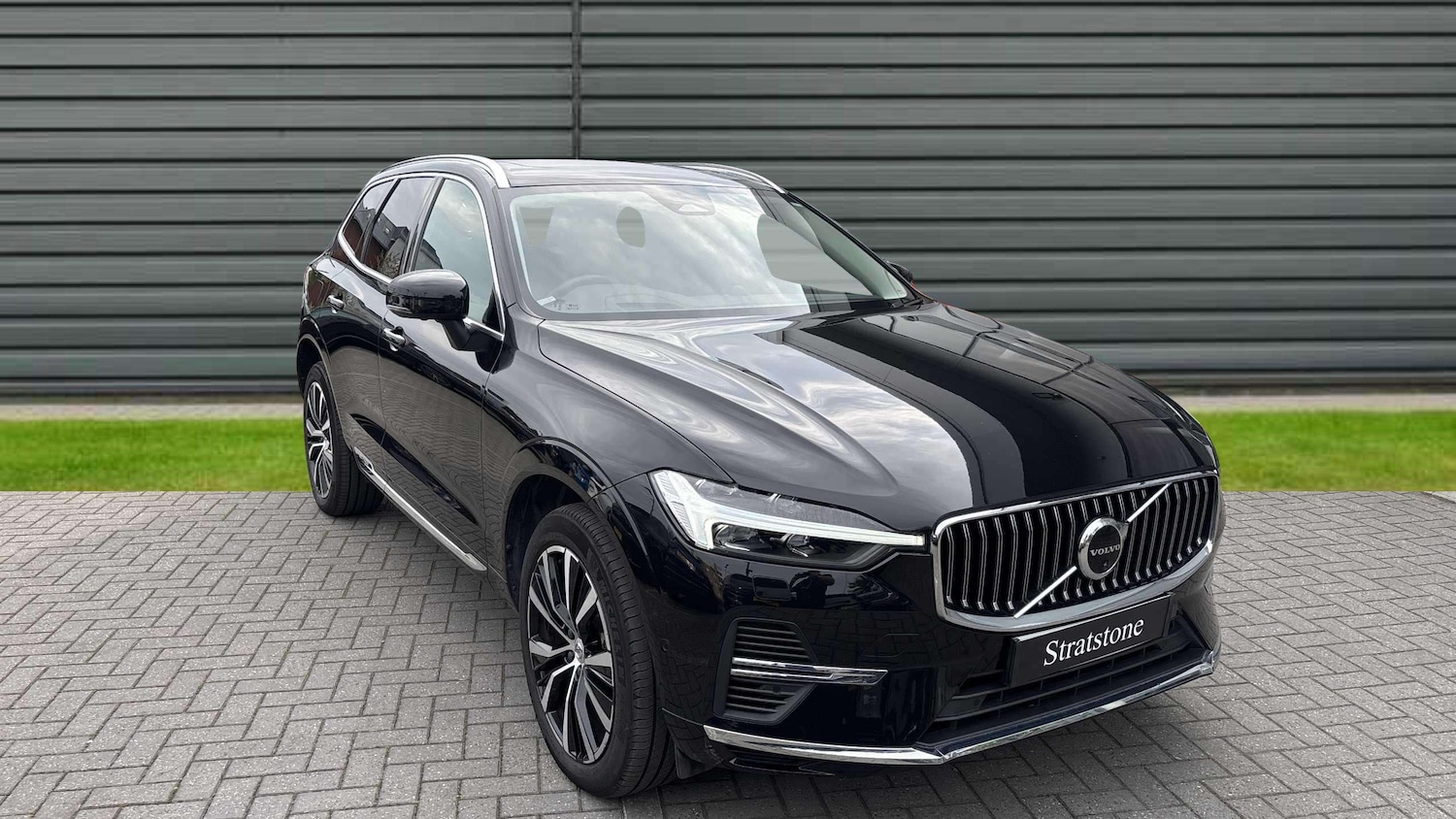 Used Volvo XC60 2023 for sale - 76156170: Photo 1