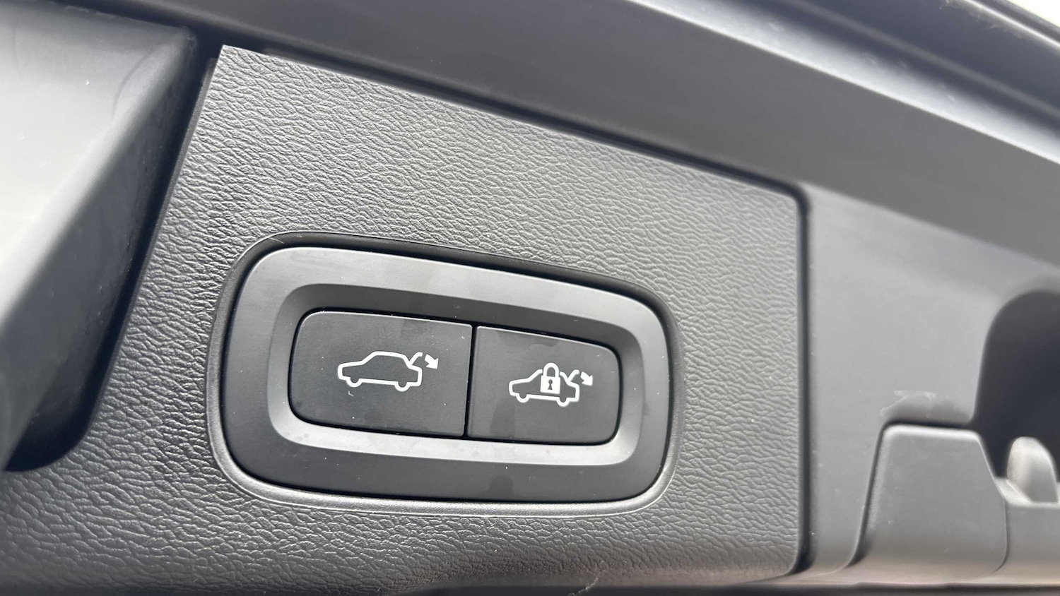 Used Volvo XC60 2023 for sale - 76156170: Photo 13