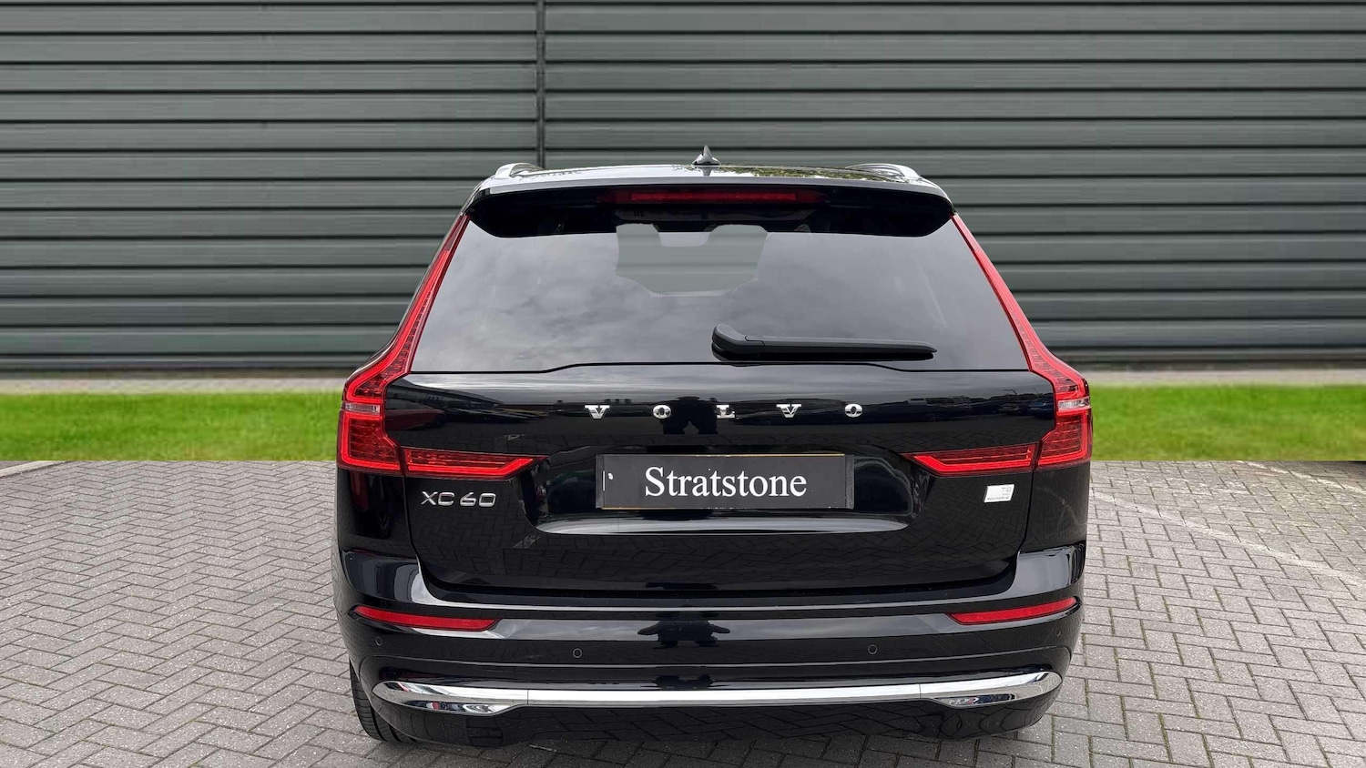 Used Volvo XC60 2023 for sale - 76156170: Photo 4