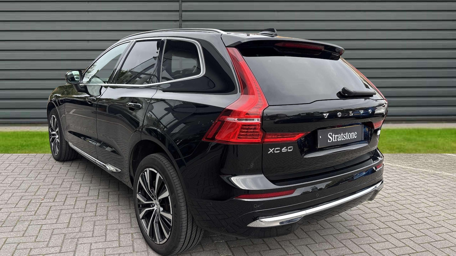 Used Volvo XC60 2023 for sale - 76156170: Photo 5