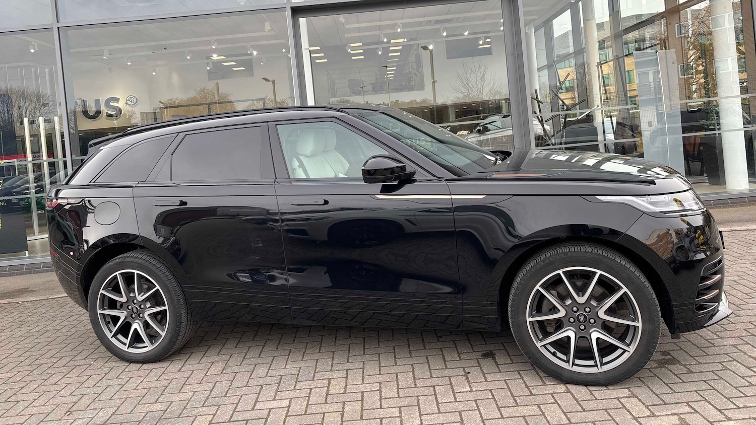 Used Land Rover Range Rover Velar 2022 for sale - 77589169: Photo 4