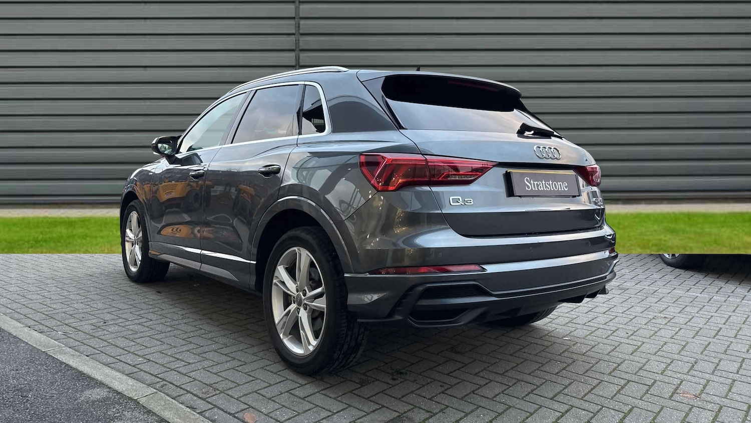 Used Audi Q3 2020 for sale - 76636628: Photo 3